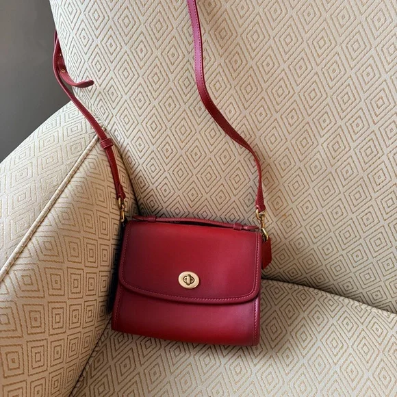 Coach purse - Picture 2 of 5